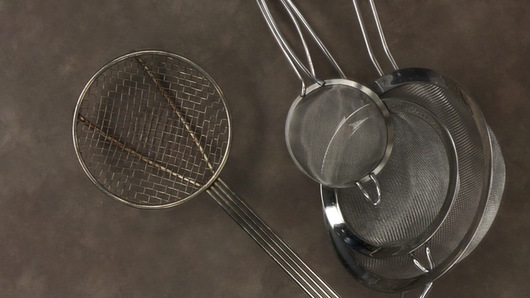Kitchen Tools | Strainers and Spiders