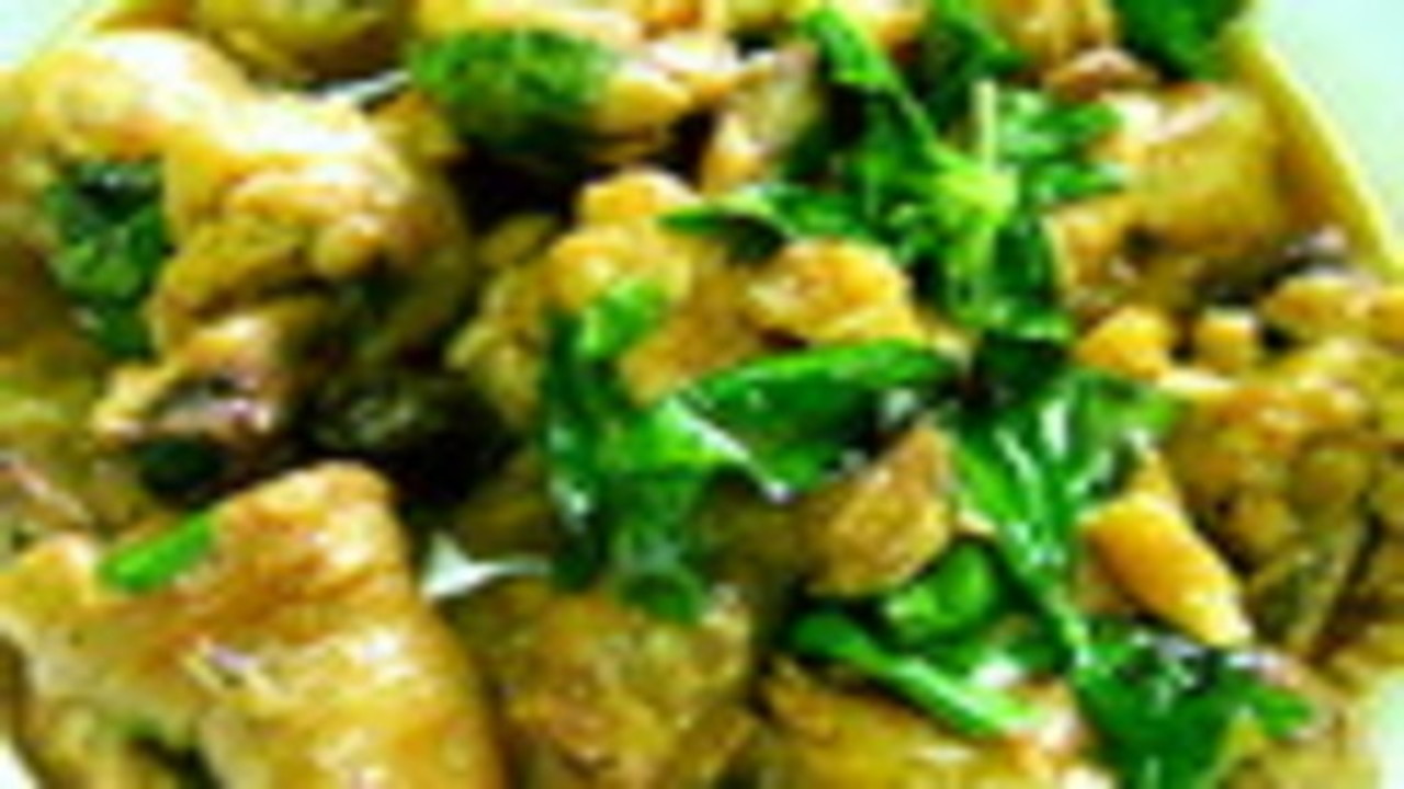 Three Cups Chicken with Basil Leaves