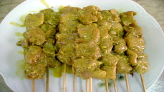 Skewer the chicken 
