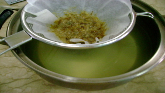 Making the Ichiban dashi (first stock) 