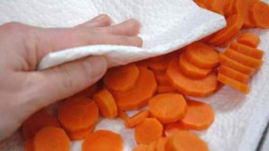 Draining and Drying the Carrots 