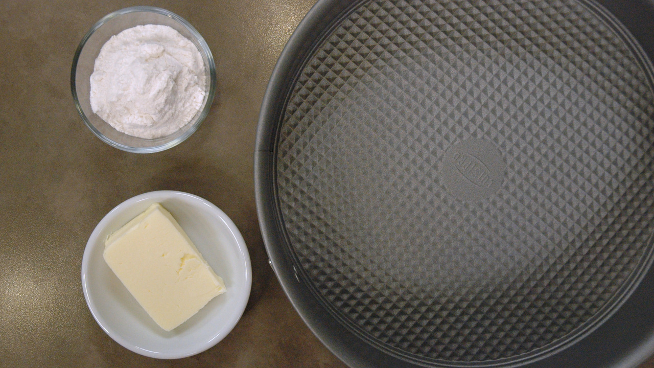 Preparing the Springform Pan