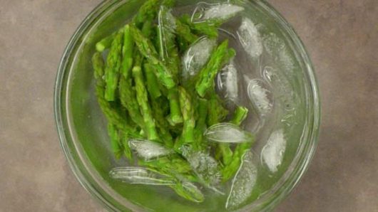 Preparing the Asparagus & Purée