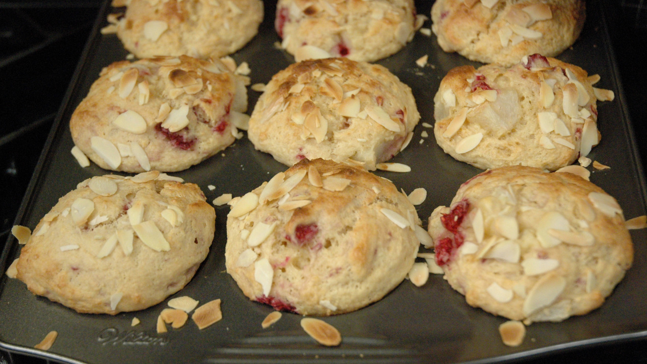 Cooling and Serving the Muffins