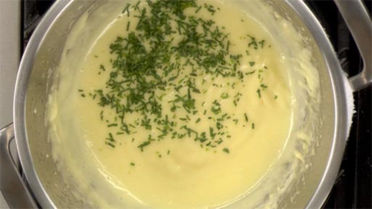 Hollandaise Derivative Sauces