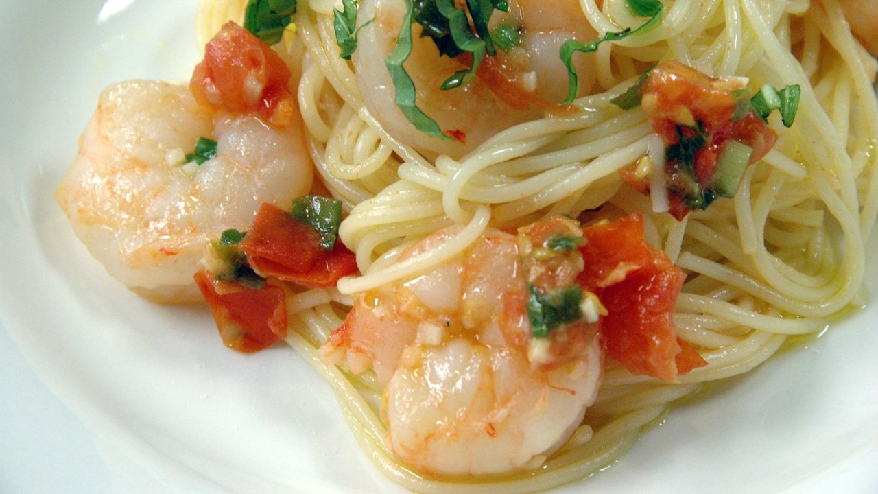 Angel hair pasta with shrimp in white wine sauce