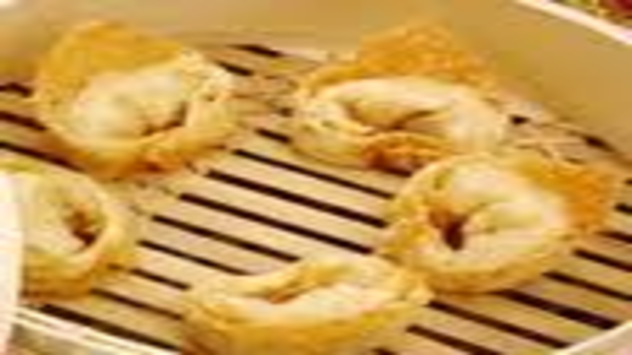 Cherry and Goatcheese Wonton