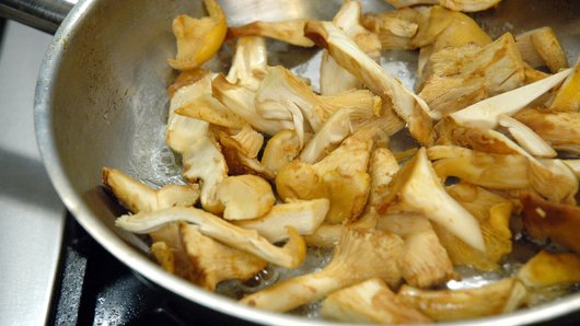 Preparing & Cooking the Mushrooms 