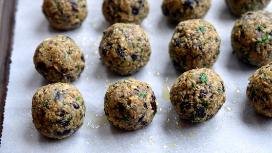 Forming and Cooking the Meatballs 