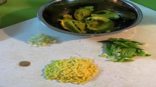 Prepare the avocado.