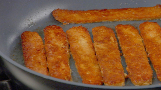 Frying the Tempeh Bacon 