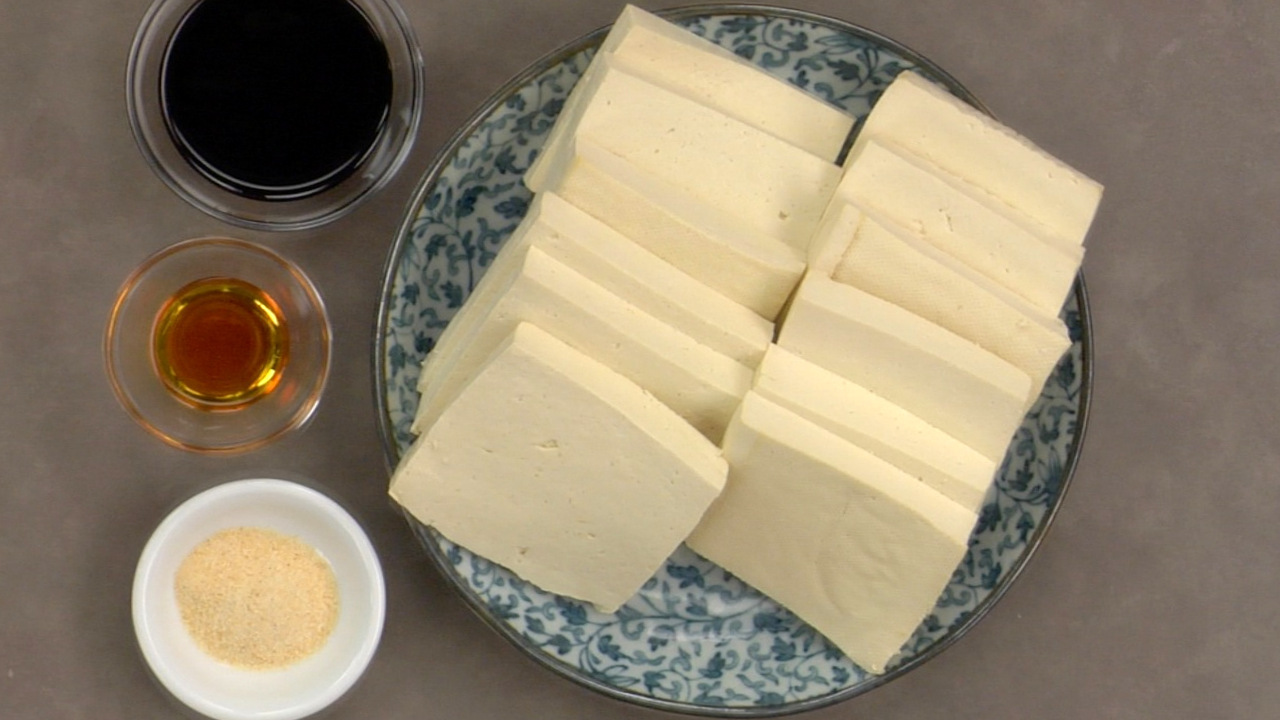 Marinating the Tofu