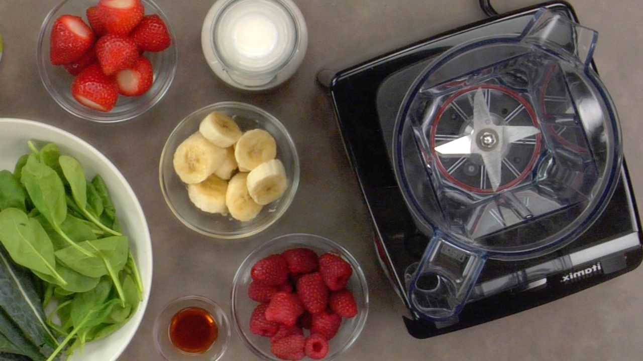Blending the Smoothie