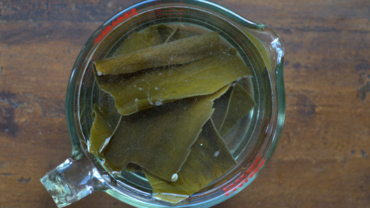 Making the Kombu Dashi | Mizudashi