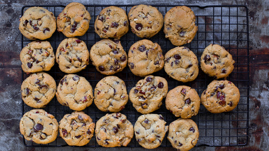 Making & Baking the Chocolate Chip Cookies 