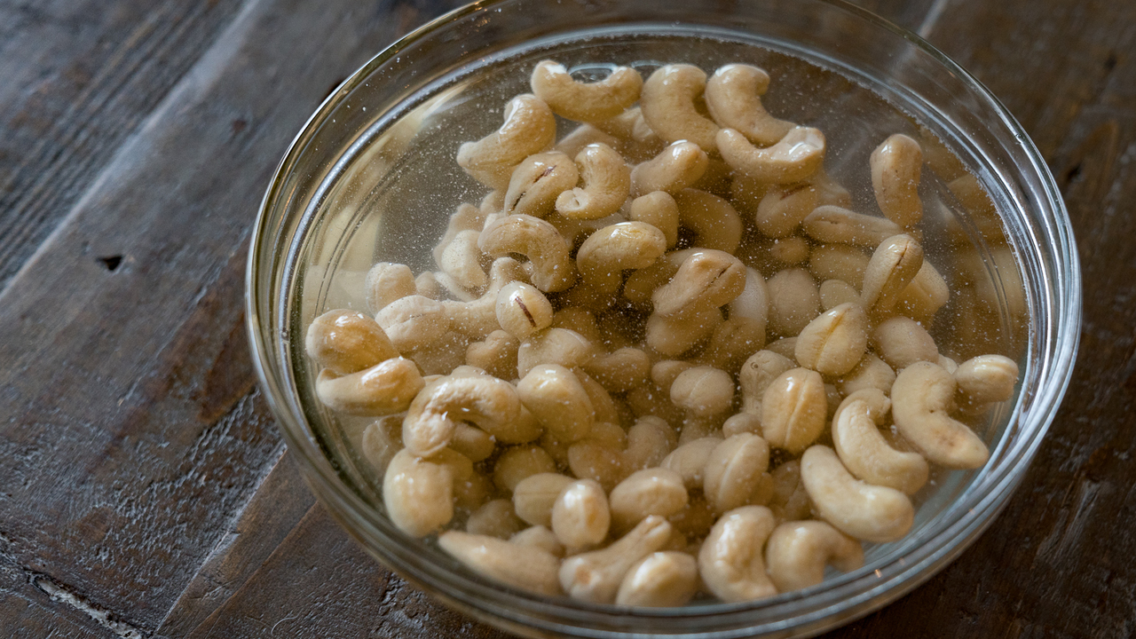 Preparing the Cashews