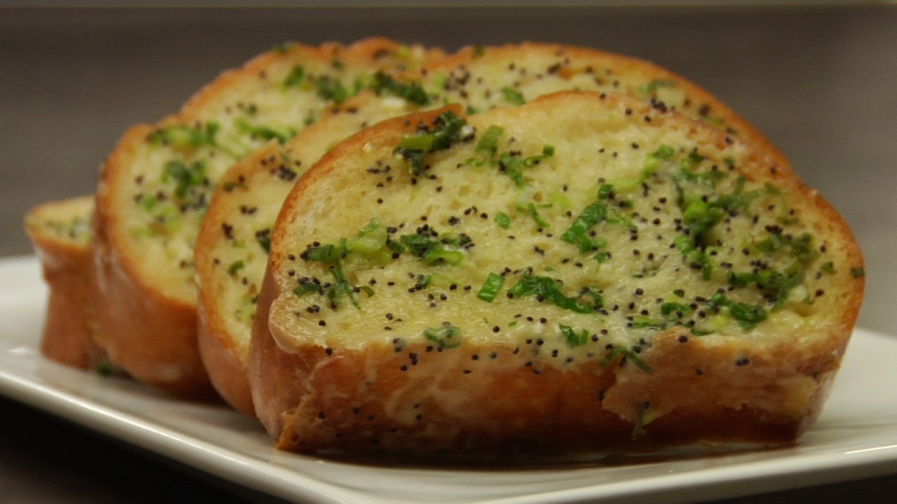 Aunt Mary Bea's Cheese Bread