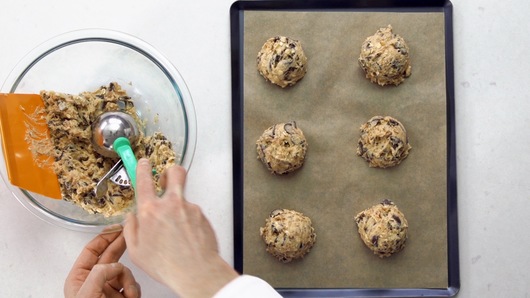 Scoop Cookies on a Baking Tray