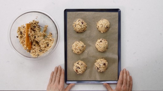 Scoop Cookies on a Baking Tray
