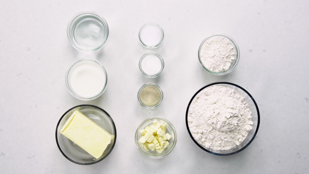 Day 1 - The Poolish Starter & Détrempe Dough