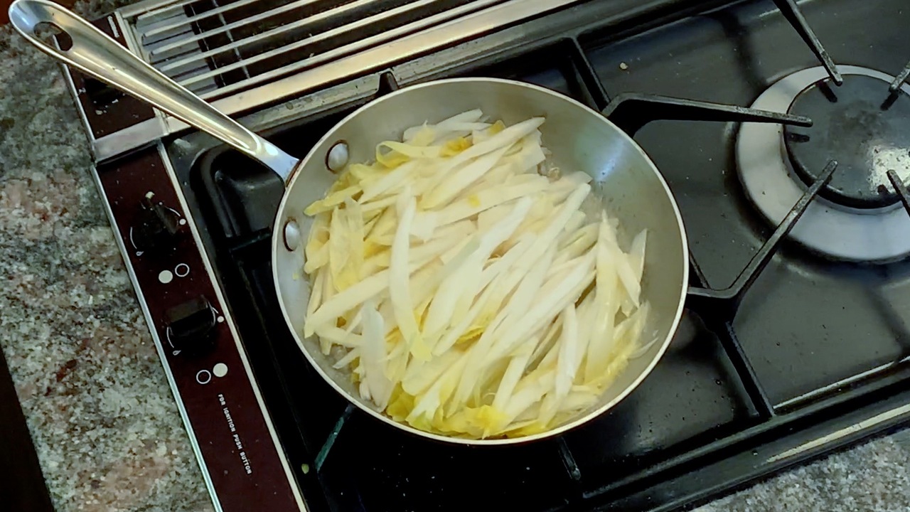 Preparing the endive