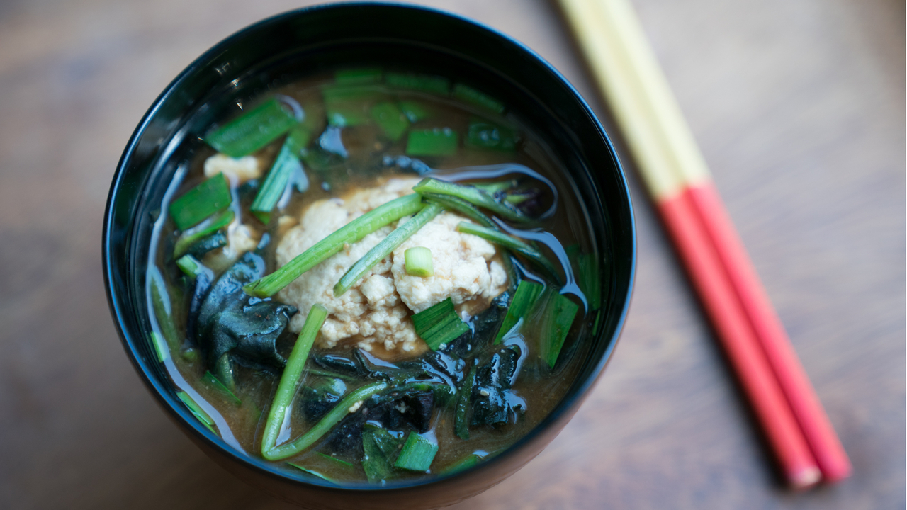 Red Miso Soup with Spinach and Tofu