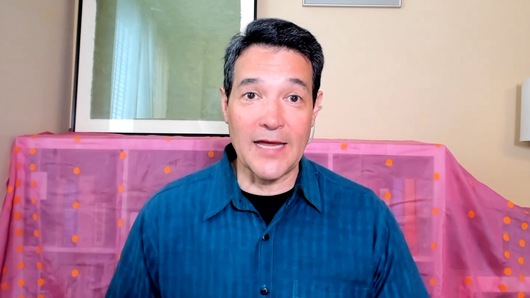 It seemed on the videos on slicing that the knife was in right hand and in some videos in left hand. Am I cross-eyed?