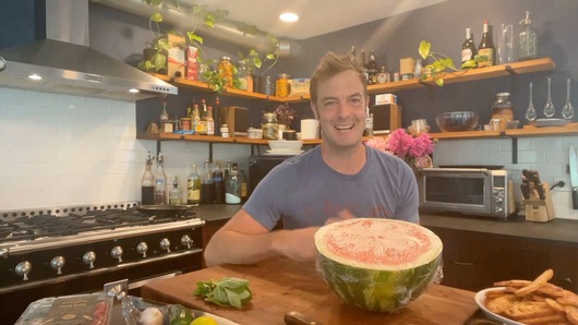 Any recommendations on food that stays well in scorching heat without a cooler?