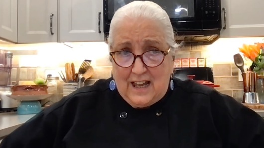 After you've cut garlic and there's green, should that green be taken out, does that make it bitter?
