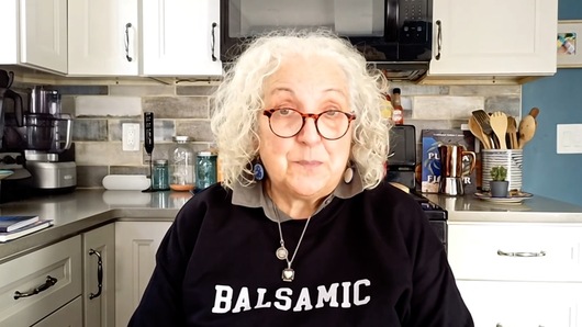 How do you prepare asparagus for cooking?