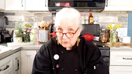 What type of vegetable oil do you recommend for the Ganache cake?
