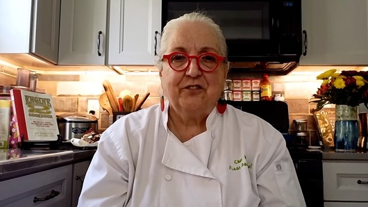 Can you reheat foods in the microwave? Or do we lost all our nutrients by doing this.
