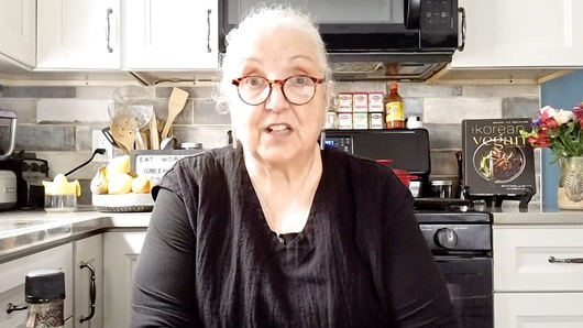 My hands cramps up when I use the crab hold method, because of arthritis. Is there any other way to hold the vegetables for cutting safely? 
