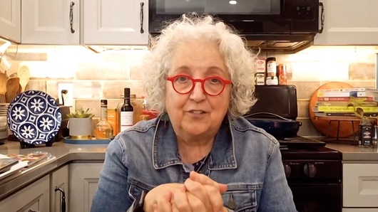 If I want to help young people (10-14) learn to cook, how long should a teaching session be, and what would be a reasonable amount to charge attendees? 