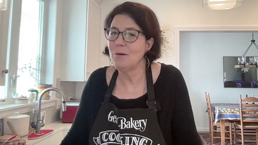 What is the age range of people who really want to learn something in a cooking class?