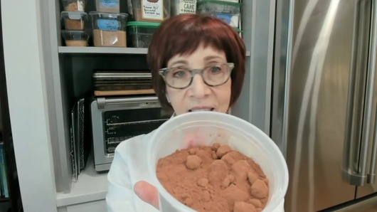 Can cacao powder and cocoa powder be used interchangeably?