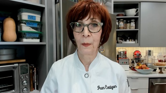 Which flour is best for baking, oat or almond? 