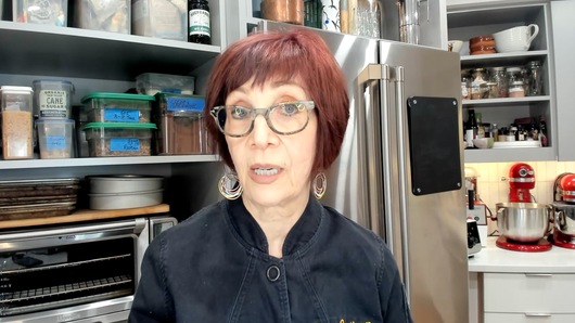 Can you share your experience and thoughts on cake decorating sites that are using various flavored ganache for icing instead of buttercream?
