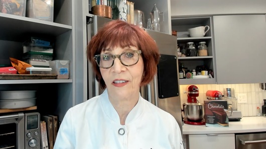 Is there a difference in using white sugar or  raw cane sugar when refining cacao? Does it alter the final tempered chocolate bars?
