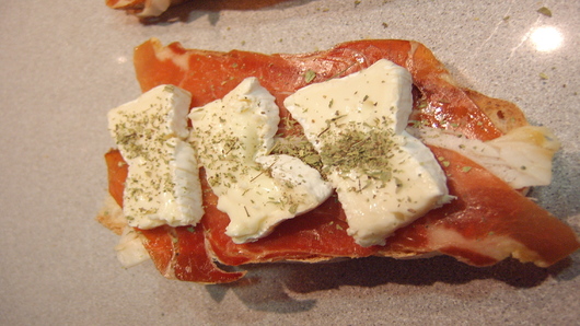 Prepare the bruschettas 