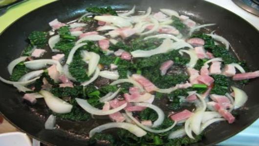 Saute the ingredients.