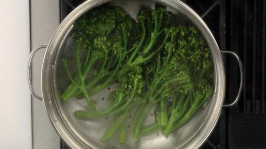 Steaming the Broccolini 