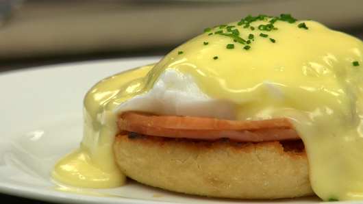 How to Make Hollandaise Sauce