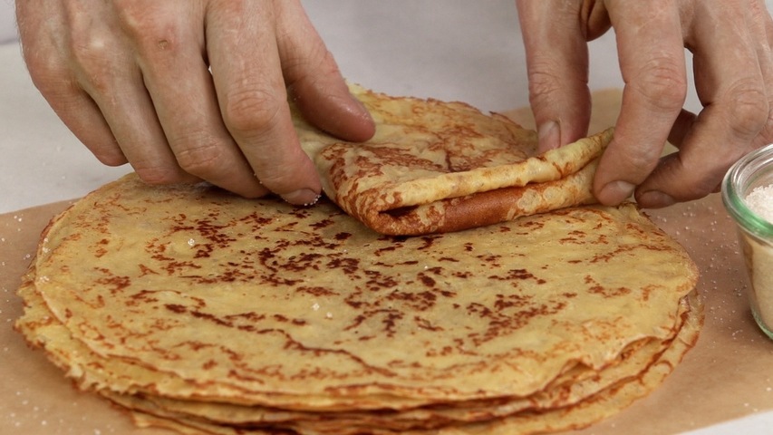 French Pastries: Crêpes & Chouquettes