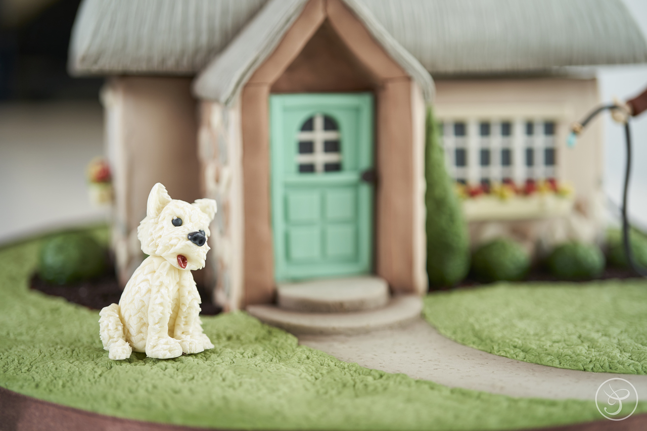 Capstone - Making a Sculpted Cottage Cake